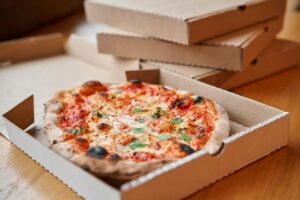 pudełka z pizzą